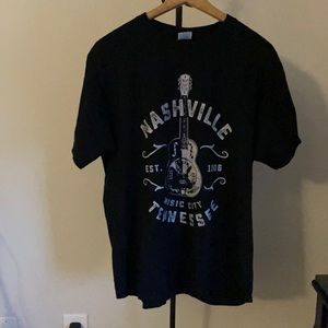 Nashville Tennessee men's size L t-shirt